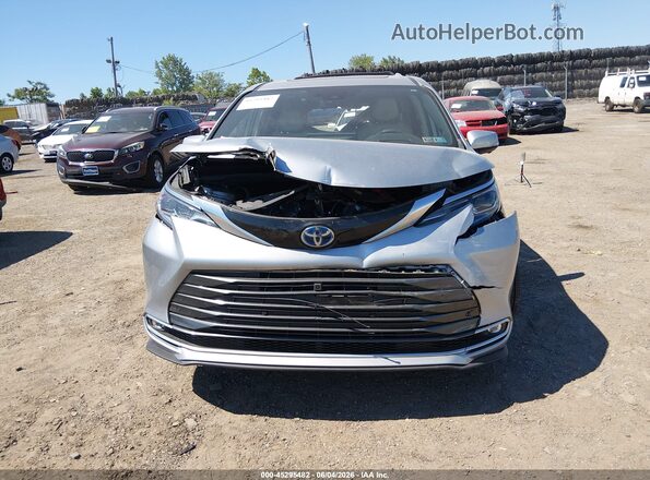 5TDESKFC5SS167855 2025 TOYOTA SIENNA Light Blue უკანა სალონის ხედი