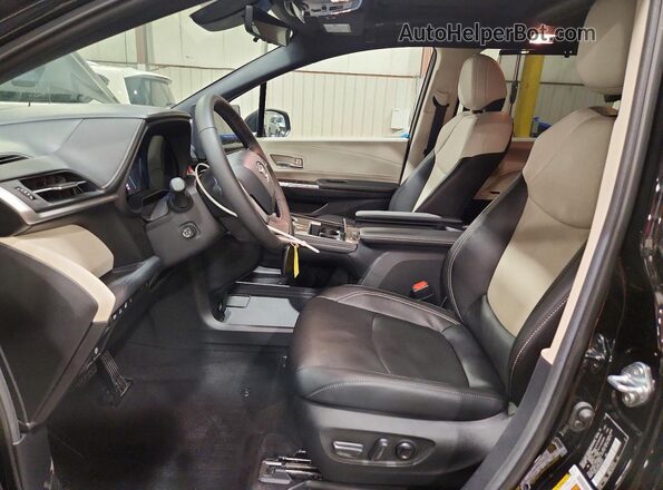 5TDESKFC6SS164317 2025 TOYOTA SIENNA Black Widok wnętrza z przodu