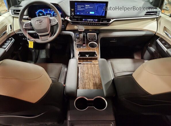 5TDESKFC6SS164317 2025 TOYOTA SIENNA Black Widok deski rozdzielczej