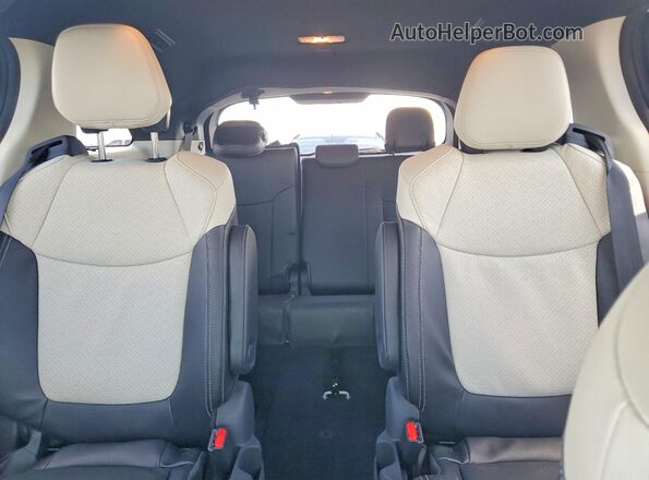 5TDESKFC6TS235923 2026 TOYOTA SIENNA White უკანა სავარძლების ხედი