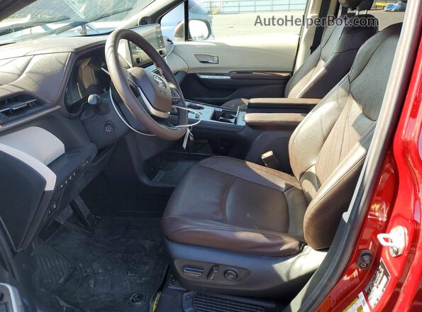5TDESKFC8PS085125 2023 TOYOTA SIENNA Red Вид салону спереду