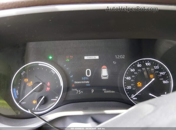 5TDESKFC8RS135671 2024 TOYOTA SIENNA Red Widok tylnych siedzeń