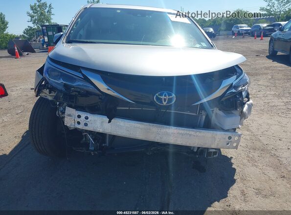 5TDESKFC8SS175867 2025 TOYOTA SIENNA Silver 