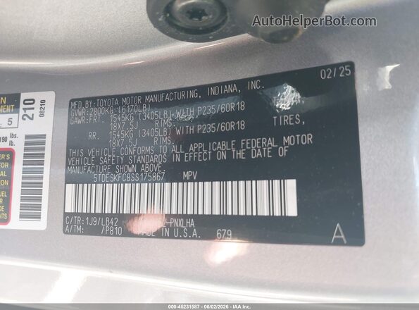 5TDESKFC8SS175867 2025 TOYOTA SIENNA Silver Widok komory silnika