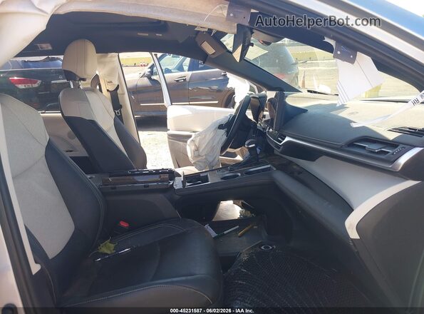 5TDESKFC8SS175867 2025 TOYOTA SIENNA Silver Widok wnętrza z przodu