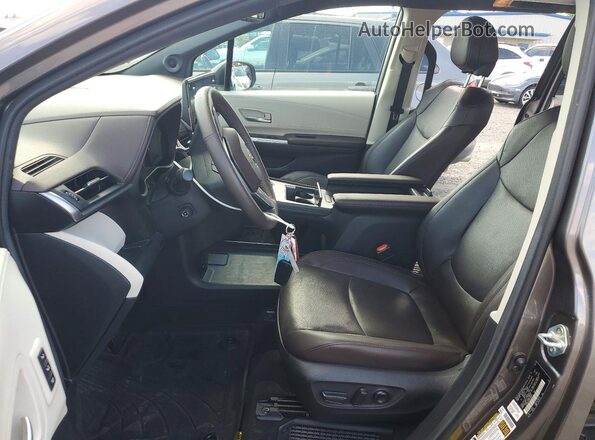 5TDESKFC9PS106211 2023 TOYOTA SIENNA Gray Vista interior delantera