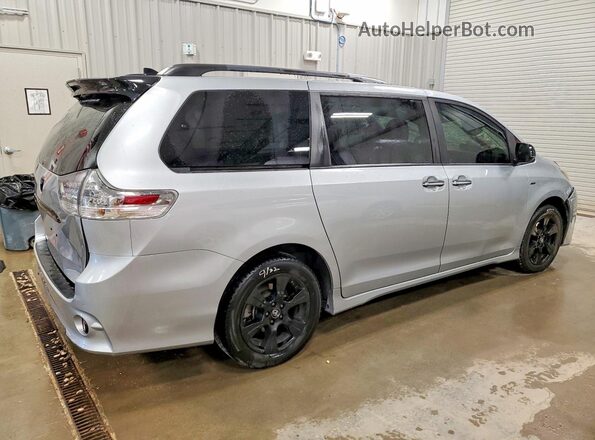 5TDEZ3DC8LS232753 2020 TOYOTA SIENNA Серебряный Задняя правая четверть
