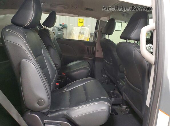 5TDEZ3DC8LS232753 2020 TOYOTA SIENNA Серебряный Вид задней части салона