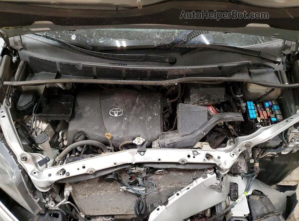 5TDEZ3DC8LS232753 2020 TOYOTA SIENNA Серебряный Вид подкапотного пространства