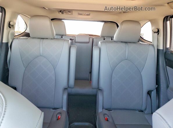 5TDFARAH7MS011046 2021 TOYOTA HIGHLANDER Silver Հետևի նստատեղերի տեսք