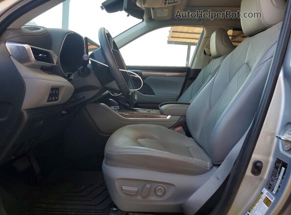 5TDFARAH7MS011046 2021 TOYOTA HIGHLANDER Silver Սալոնի դիմացի տեսք