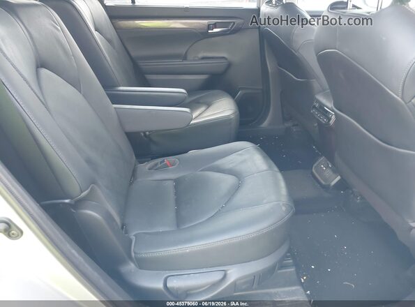 5TDFZRAH9LS015607 2020 TOYOTA HIGHLANDER Silver Vista de la etiqueta del VIN