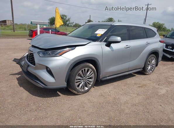 5TDFZRAH9LS015607 2020 TOYOTA HIGHLANDER Silver Vista tres cuartos delantera izquierda