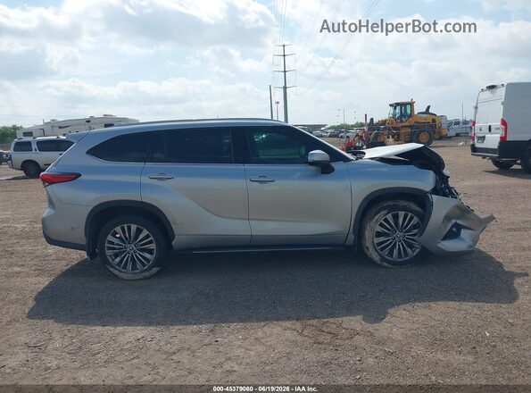 5TDFZRAH9LS015607 2020 TOYOTA HIGHLANDER Silver Vista del cuadro de instrumentos