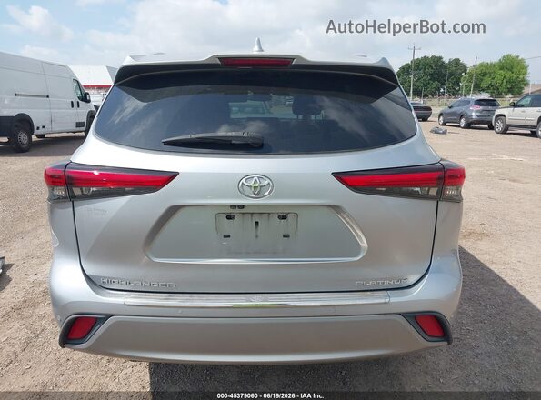 5TDFZRAH9LS015607 2020 TOYOTA HIGHLANDER Silver 