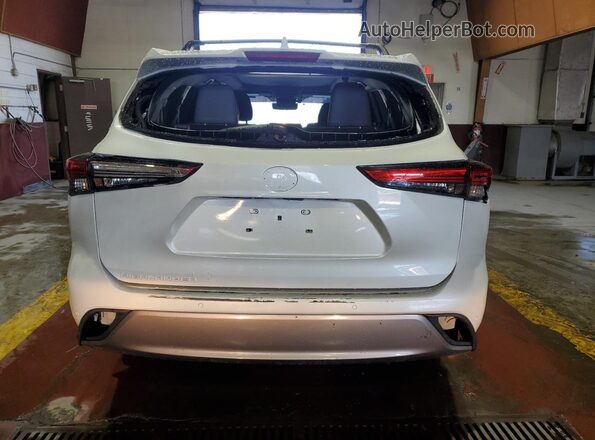 5TDFZRBH0NS200808 2022 TOYOTA HIGHLANDER White 