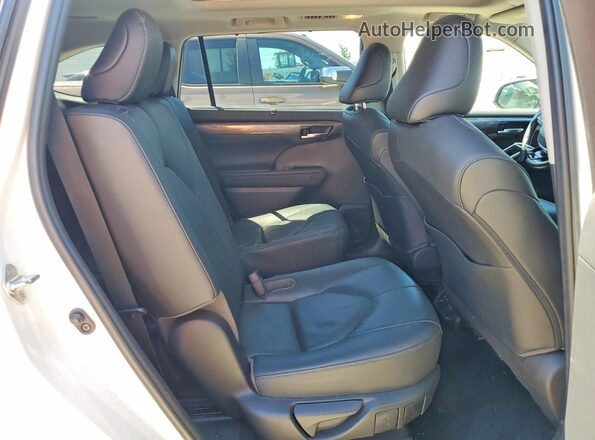 5TDFZRBH3LS021577 2020 TOYOTA HIGHLANDER White Вид задньої частини салону