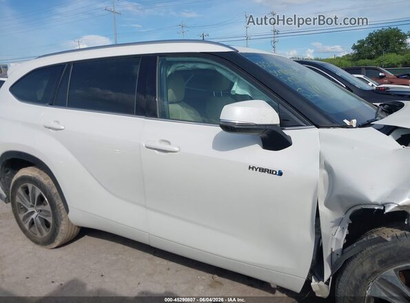 5TDGARAH4LS502001 2020 TOYOTA HIGHLANDER White Вид задньої частини салону