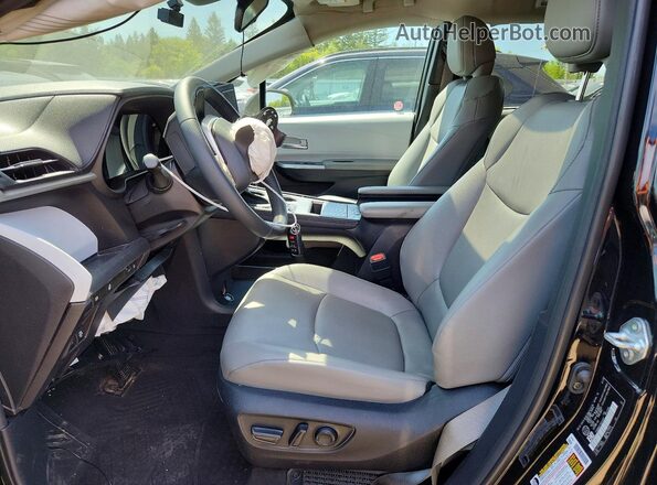 5TDGRKEC1SS244937 2025 TOYOTA SIENNA Black 
