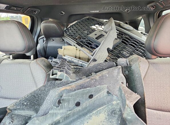 5TDGSKFC8SS215809 2025 TOYOTA SIENNA Silver Vista de los asientos traseros
