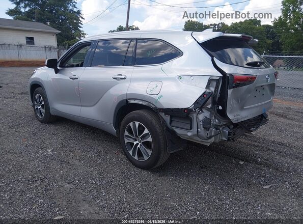 5TDGZRAH1NS544332 2022 TOYOTA HIGHLANDER Silver Tył lewy