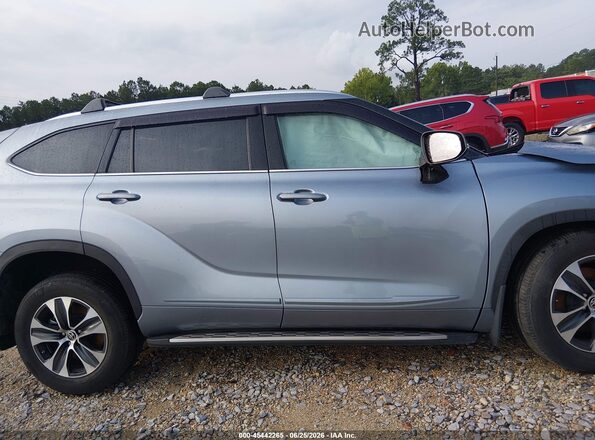 5TDGZRAH2MS085276 2021 TOYOTA HIGHLANDER Blue Rear interior view
