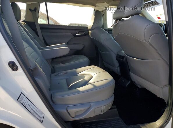 5TDGZRAH4LS021836 2020 TOYOTA HIGHLANDER White Rear interior view
