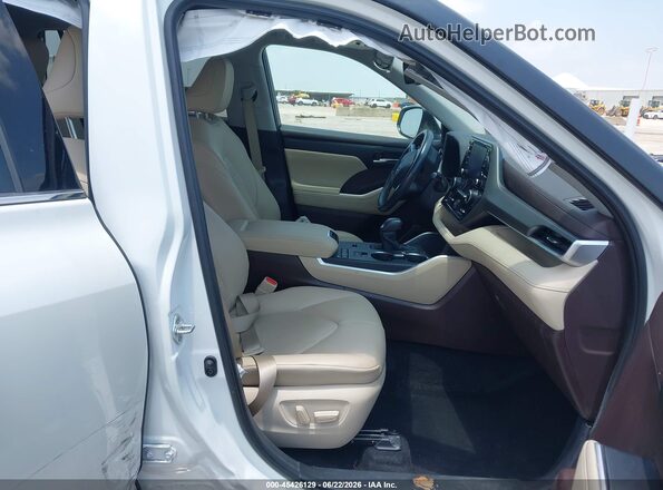 5TDGZRAH9LS021007 2020 TOYOTA HIGHLANDER White Widok wnętrza z przodu
