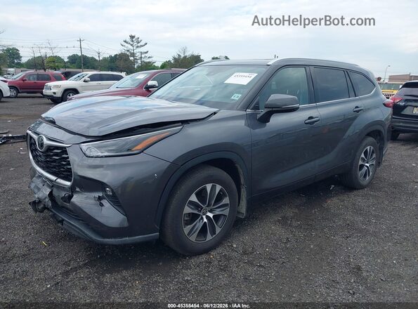 5TDGZRBH0MS145909 2021 TOYOTA HIGHLANDER Gray Vista tres cuartos delantera izquierda