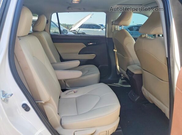 5TDGZRBH2MS130974 2021 TOYOTA HIGHLANDER Белый Вид задних сидений