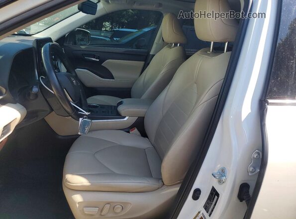 5TDGZRBH2MS130974 2021 TOYOTA HIGHLANDER Белый Вид салона спереди