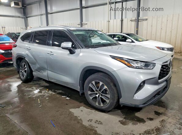 5TDGZRBH3LS510422 2020 TOYOTA HIGHLANDER Серебряный Передняя правая четверть