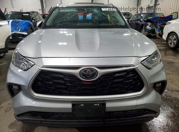 5TDGZRBH3LS510422 2020 TOYOTA HIGHLANDER Серебряный Вид спереди