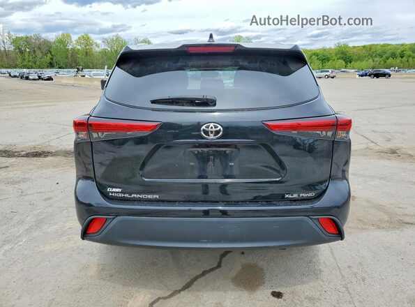 5TDGZRBH3NS587424 2022 TOYOTA HIGHLANDER Black Հետևի տեսք
