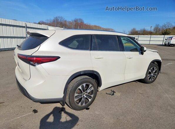 5TDGZRBH6MS130251 2021 TOYOTA HIGHLANDER White Задня права чверть