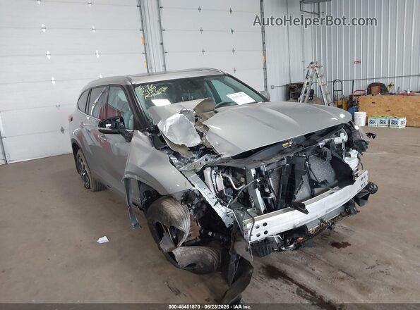 5TDGZRBH6MS548745 2021 TOYOTA HIGHLANDER Silver Դիմացի տեսք