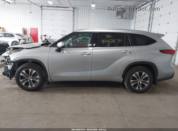 5TDGZRBH6MS548745 2021 TOYOTA HIGHLANDER Silver Սալոնի 360 աստիճան տեսք
