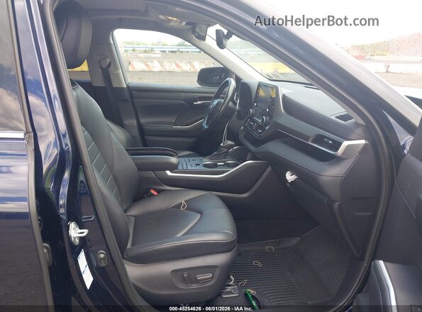 5TDGZRBH7LS026558 2020 TOYOTA HIGHLANDER Синий Вид салона спереди