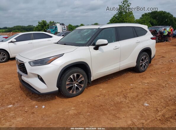5TDGZRBH7MS540993 2021 TOYOTA HIGHLANDER Белый Передняя левая четверть