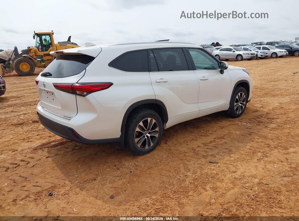 5TDGZRBH7MS540993 2021 TOYOTA HIGHLANDER Белый Задняя правая четверть