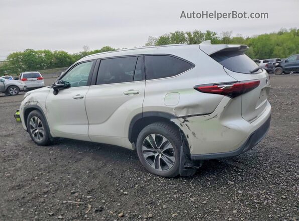 5TDGZRBH9MS119826 2021 TOYOTA HIGHLANDER White 