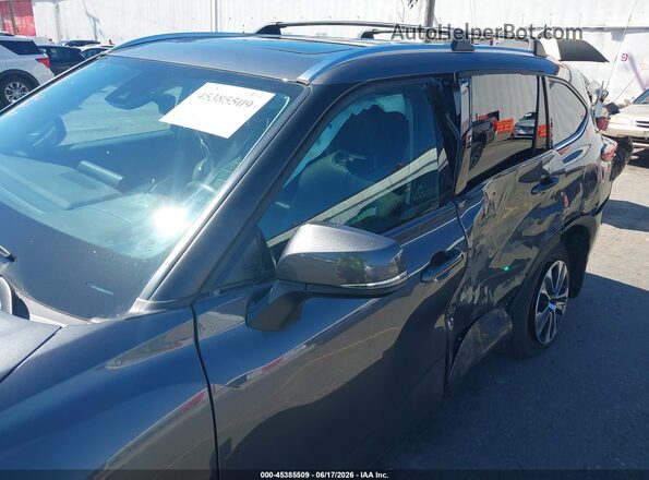 5TDGZRBH9MS557956 2021 TOYOTA HIGHLANDER Gray Widok z przodu