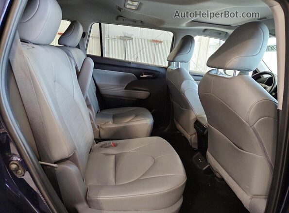 5TDGZRBHXLS004523 2020 TOYOTA HIGHLANDER Blue Rear interior view