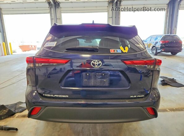 5TDGZRBHXLS004523 2020 TOYOTA HIGHLANDER Blue Rear view