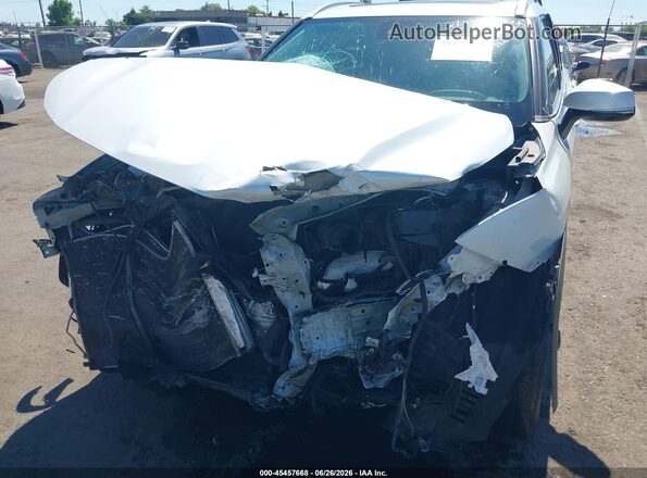 5TDGZRBHXNS585492 2022 TOYOTA HIGHLANDER White Front view