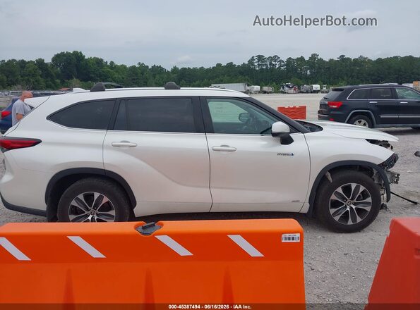 5TDHBRCHXLS502664 2020 TOYOTA HIGHLANDER White Rear interior view