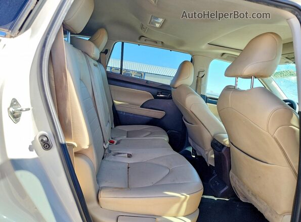 5TDHZRBH8LS039419 2020 TOYOTA HIGHLANDER White Widok wnętrza z tyłu