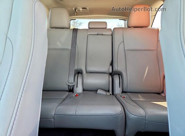 5TDJGRFH0HS032148 2017 TOYOTA HIGHLANDER Blue Вид задніх сидінь