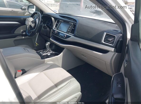 5TDJGRFH7JS042293 2018 TOYOTA HIGHLANDER HYBRID White Front interior view