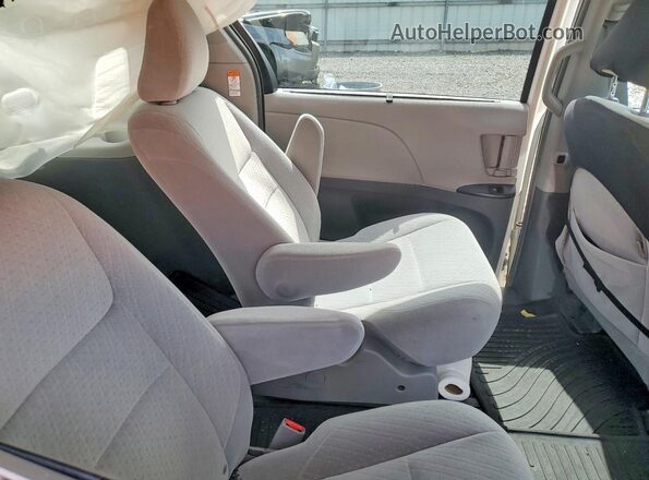 5TDJK3DC0GS131585 2016 TOYOTA SIENNA White უკანა სალონის ხედი